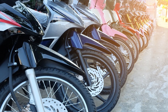 Motos